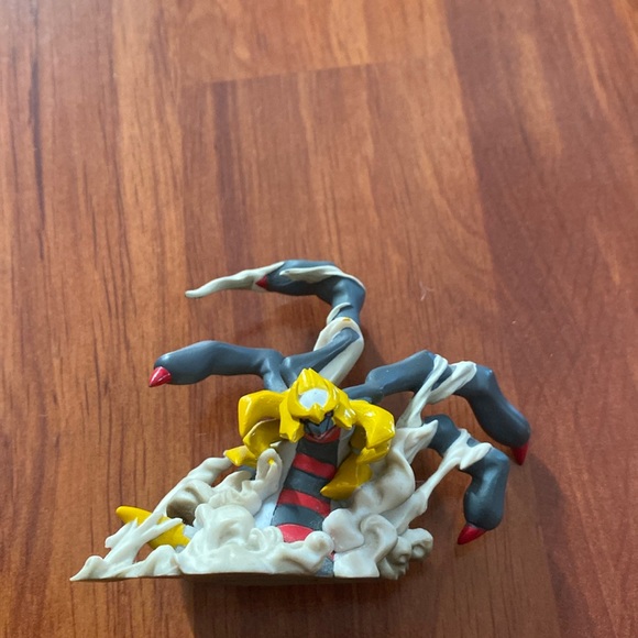 Pokémon Giratina Mini Figure 2008 NINTENDO JAPAN KAIYODO - Picture 1 of 4
